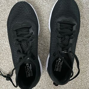 Womens NEW Under Armour athletic running shoes size 7